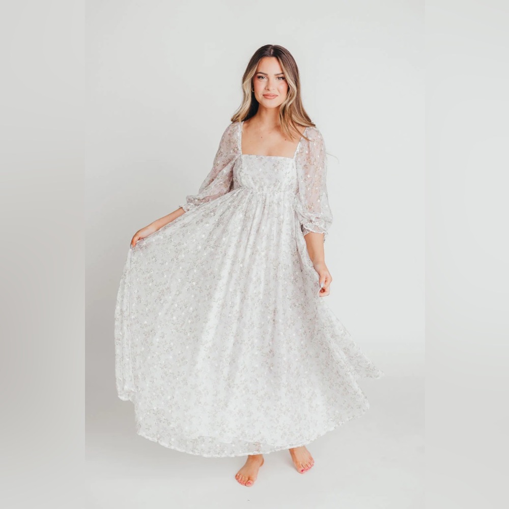 NWT Storia Mona Embroidered Empire Waist Maxi Dress in Grey Floral Sz L